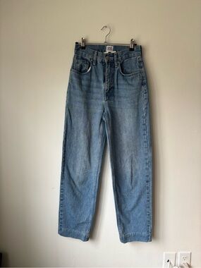 BDG Women’s 90’s Baggy Hi Rise Jeans in Light Blue Wash